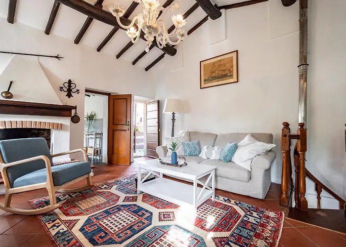 Guesthost - La Casa Delle Cinque Lune - Quiet Escape Apartment *